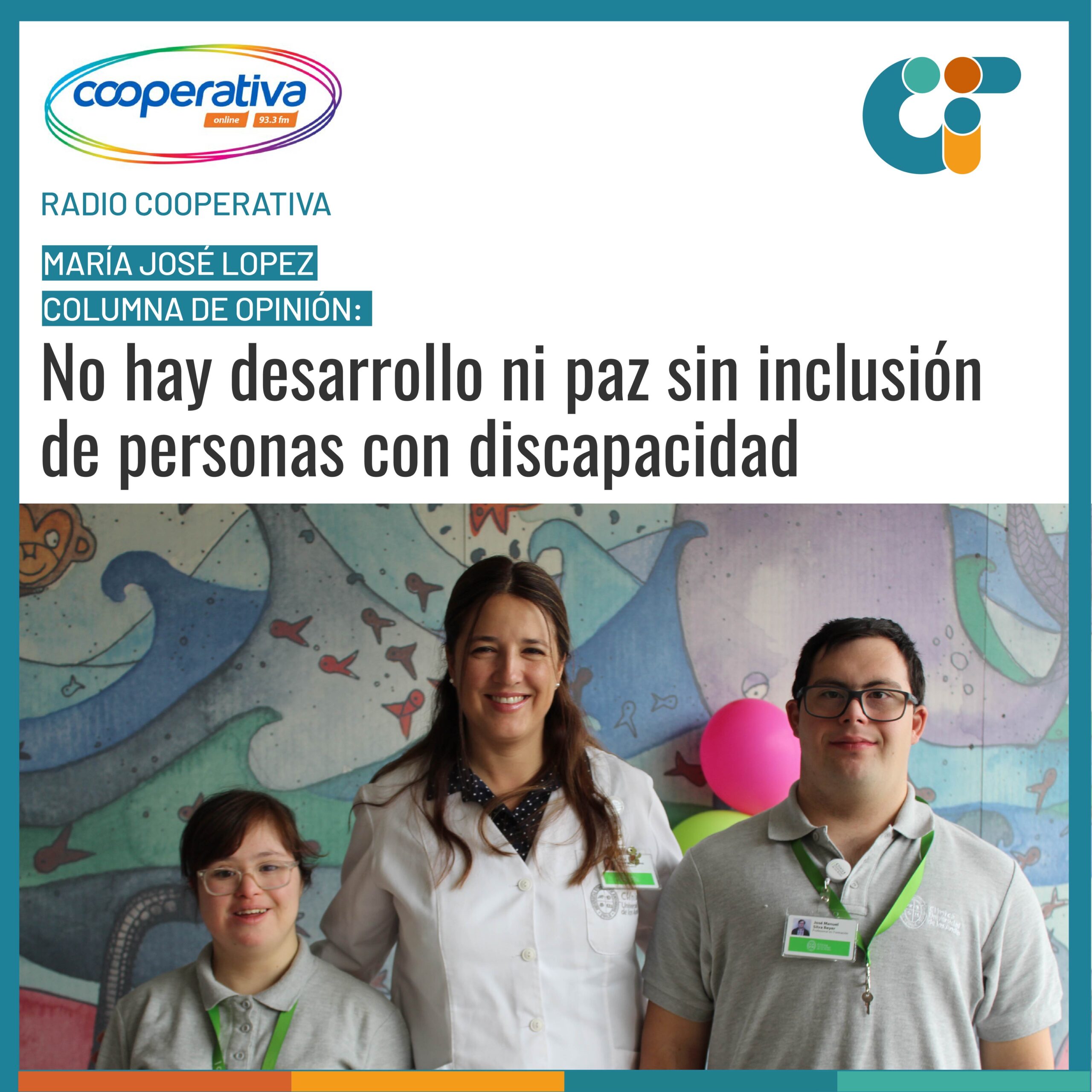 Personas cony sin discapacidad abrazadas frente a cámara